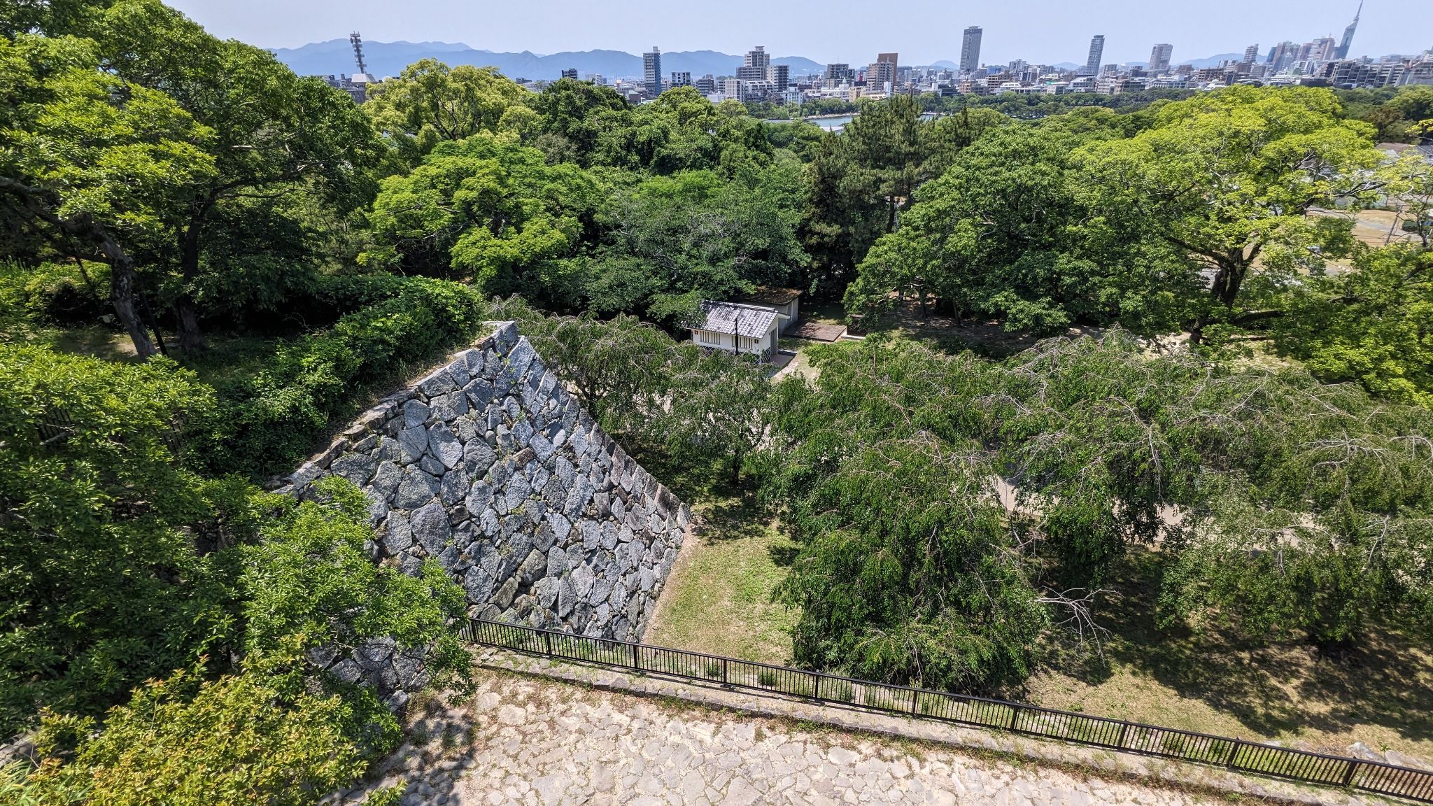 【福岡城跡めぐり】舞鶴公園に残る石垣と天守台の旅日記