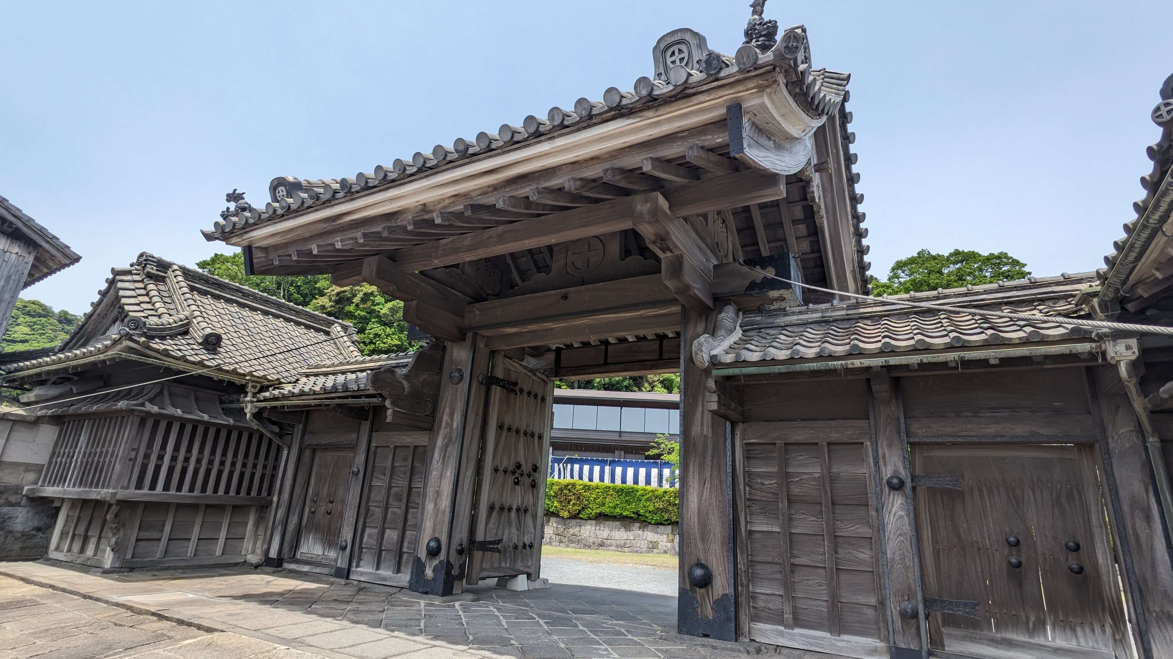 門