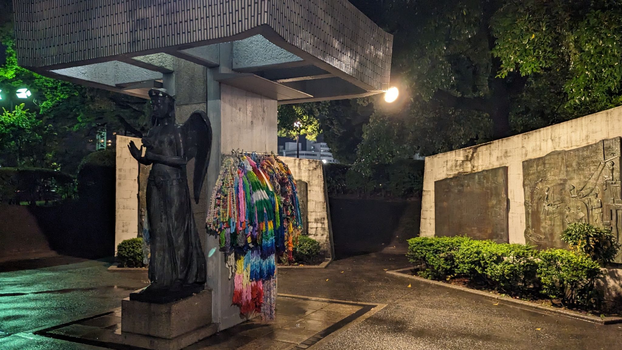 動員学徒慰霊塔