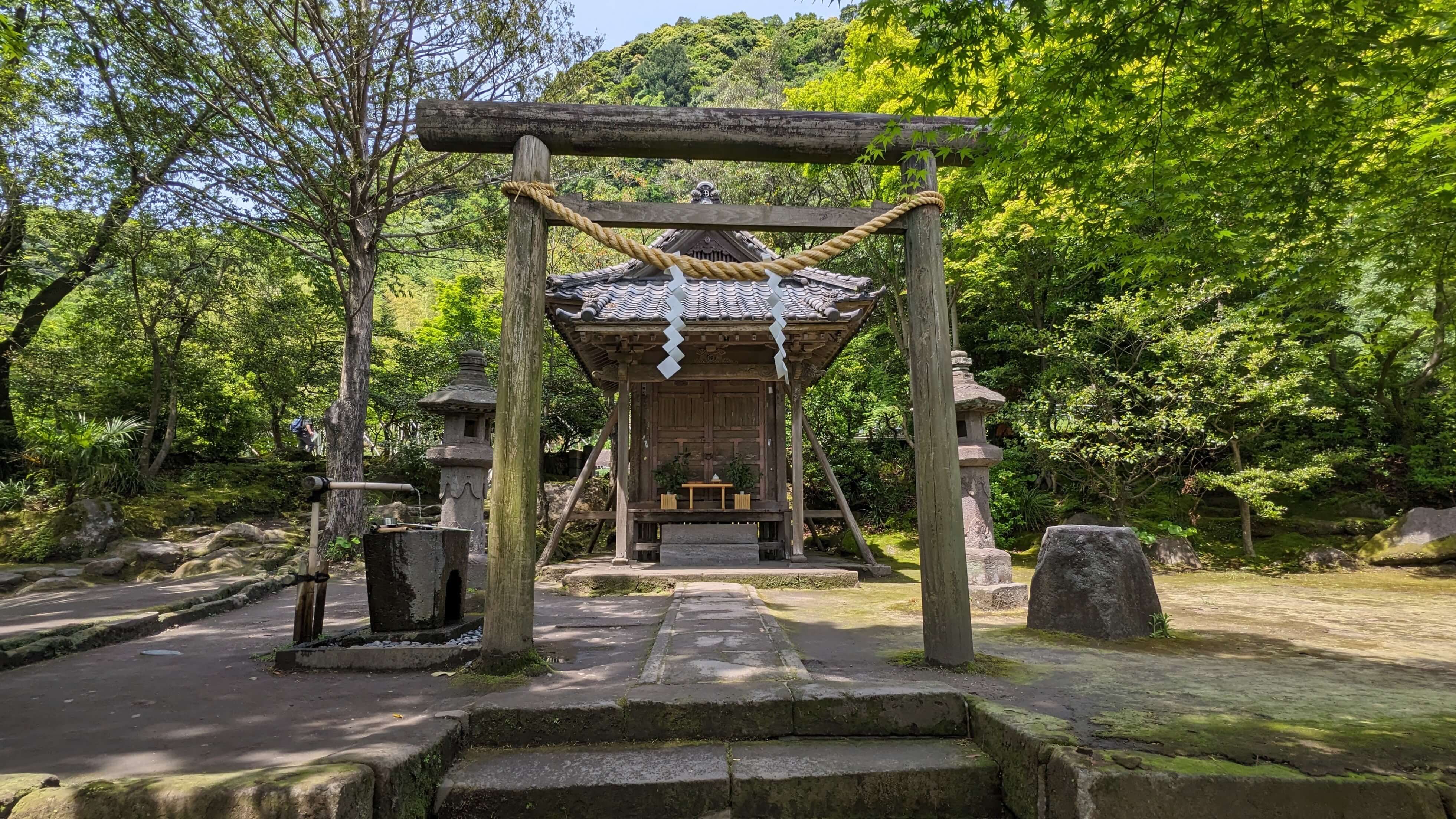御庭神社 1