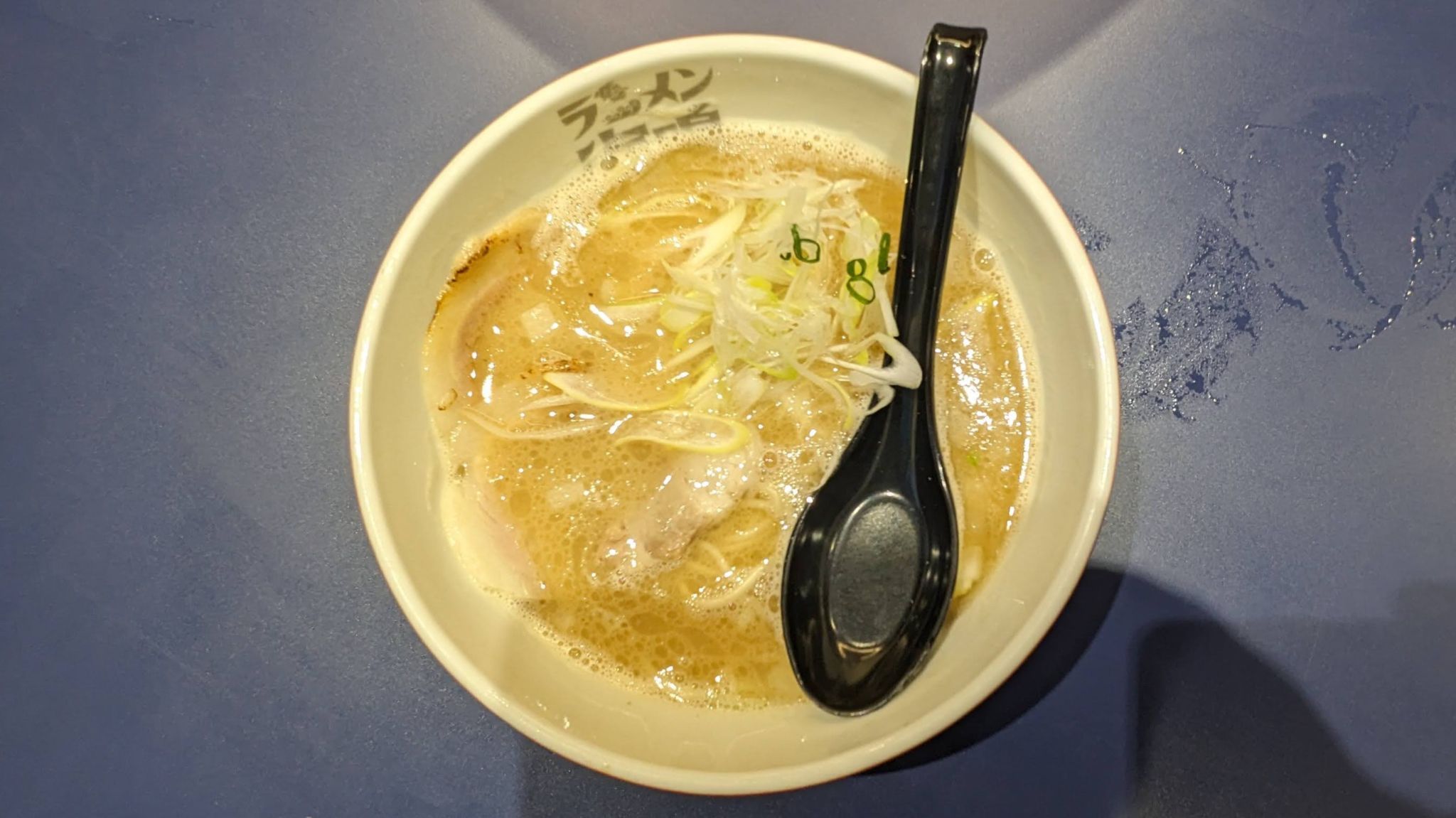 【パンとラーメンをはしご】天神で楽しむ食べ歩き旅日記