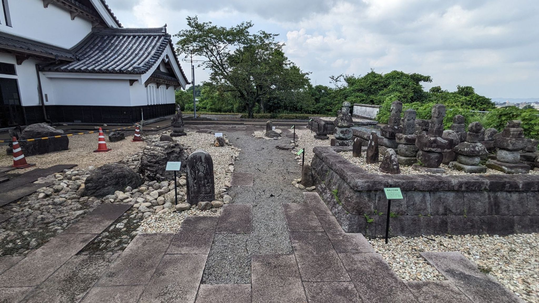 祝吉の石塔群 サムネイル 19