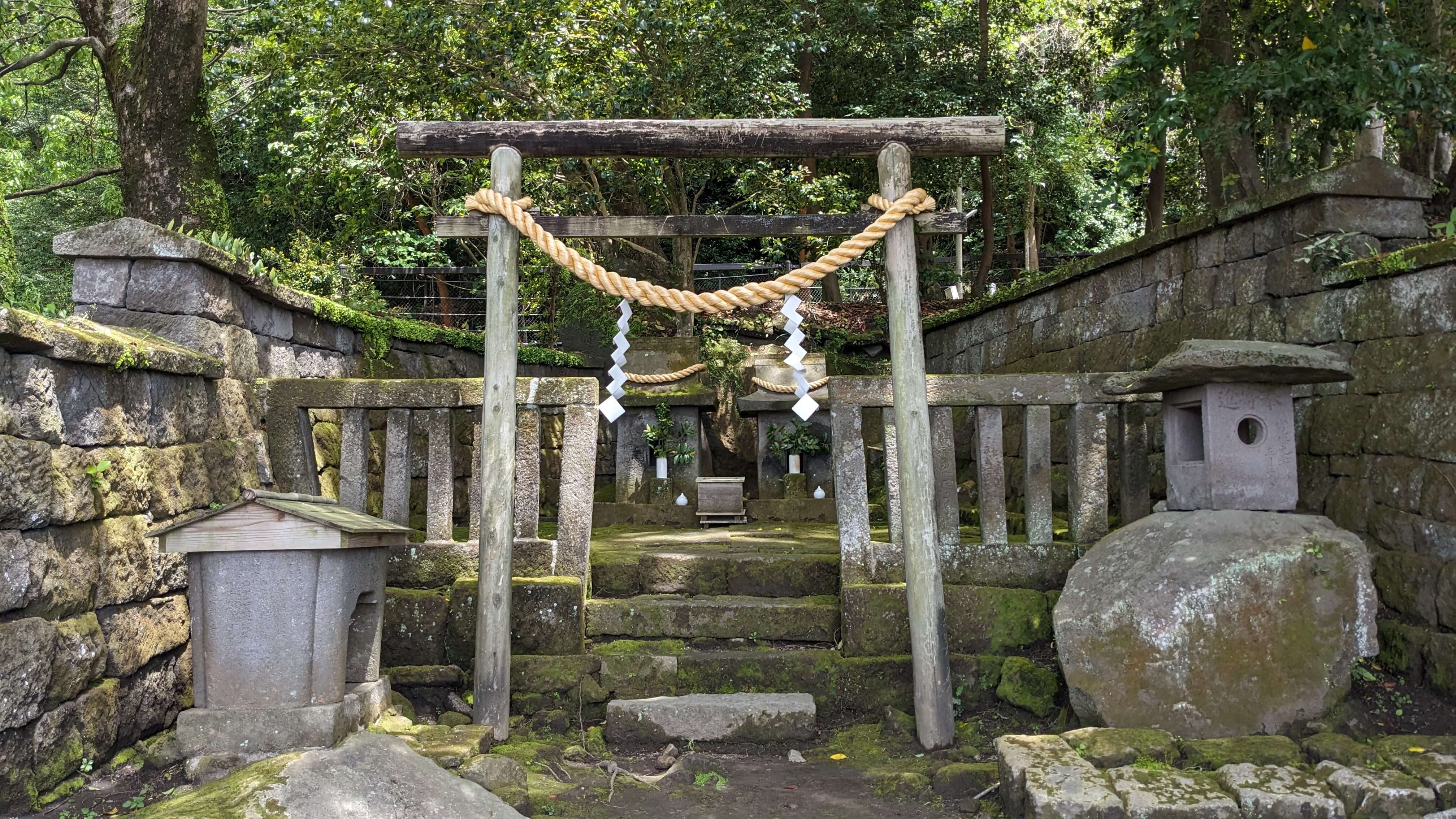 山神・水神