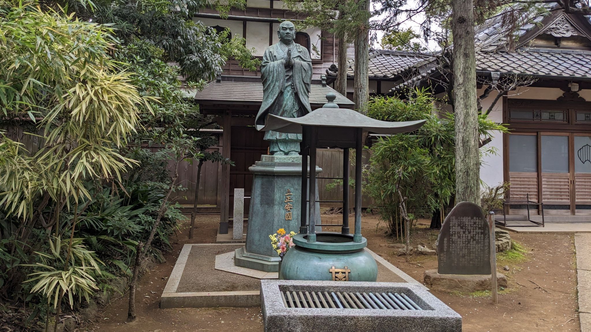 日蓮上人像