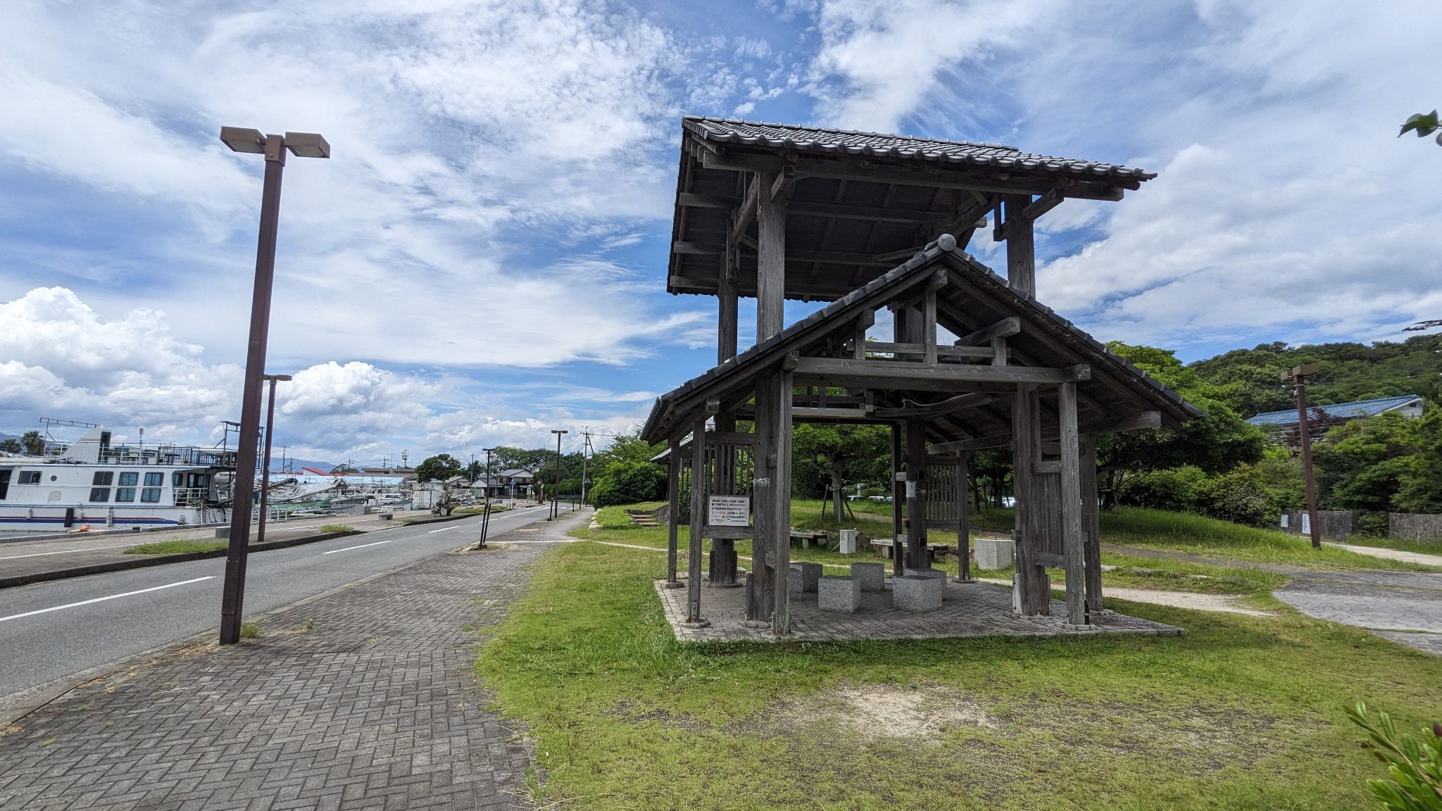 渡船場前の休憩所