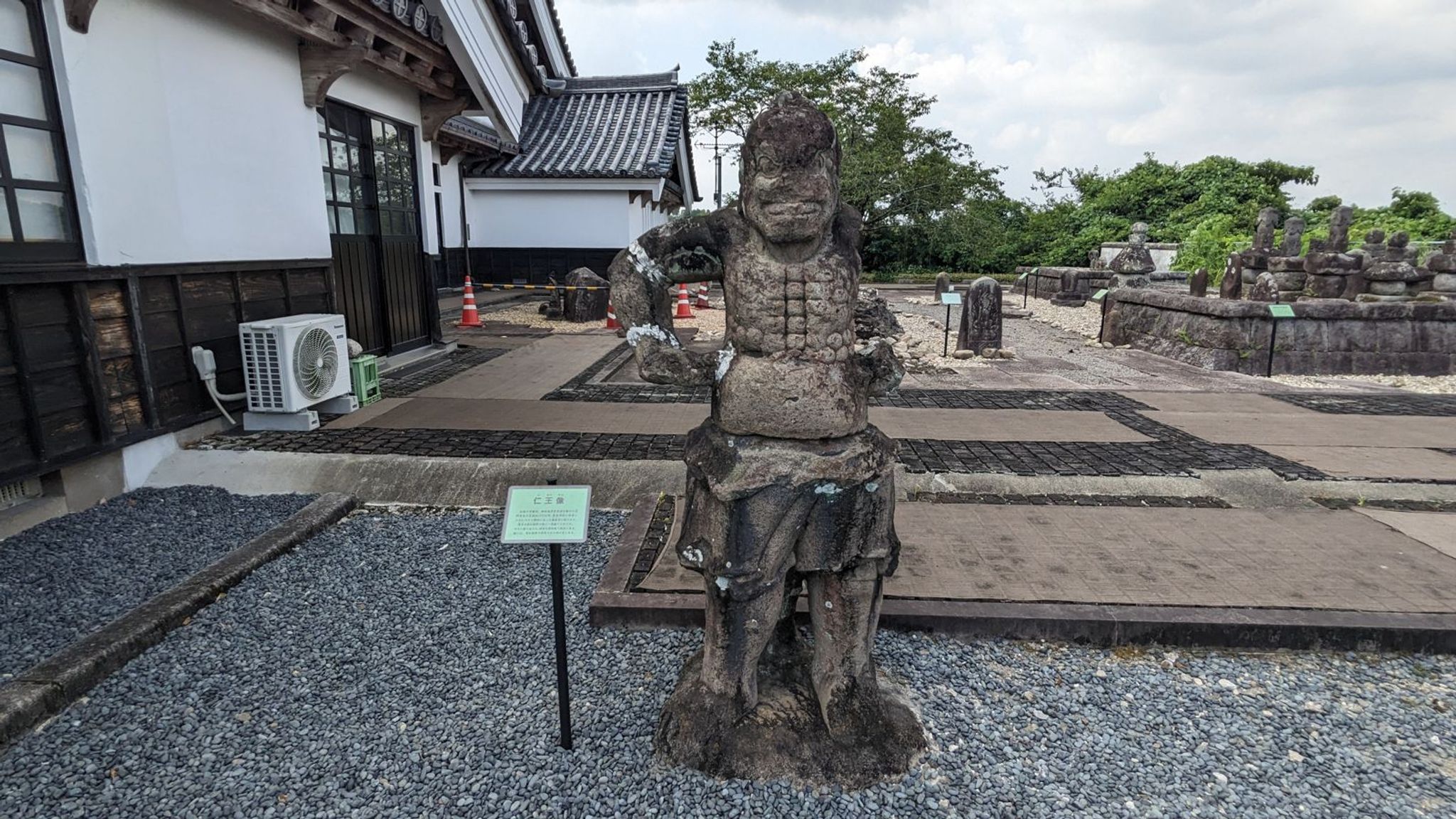 祝吉の石塔群 サムネイル 20