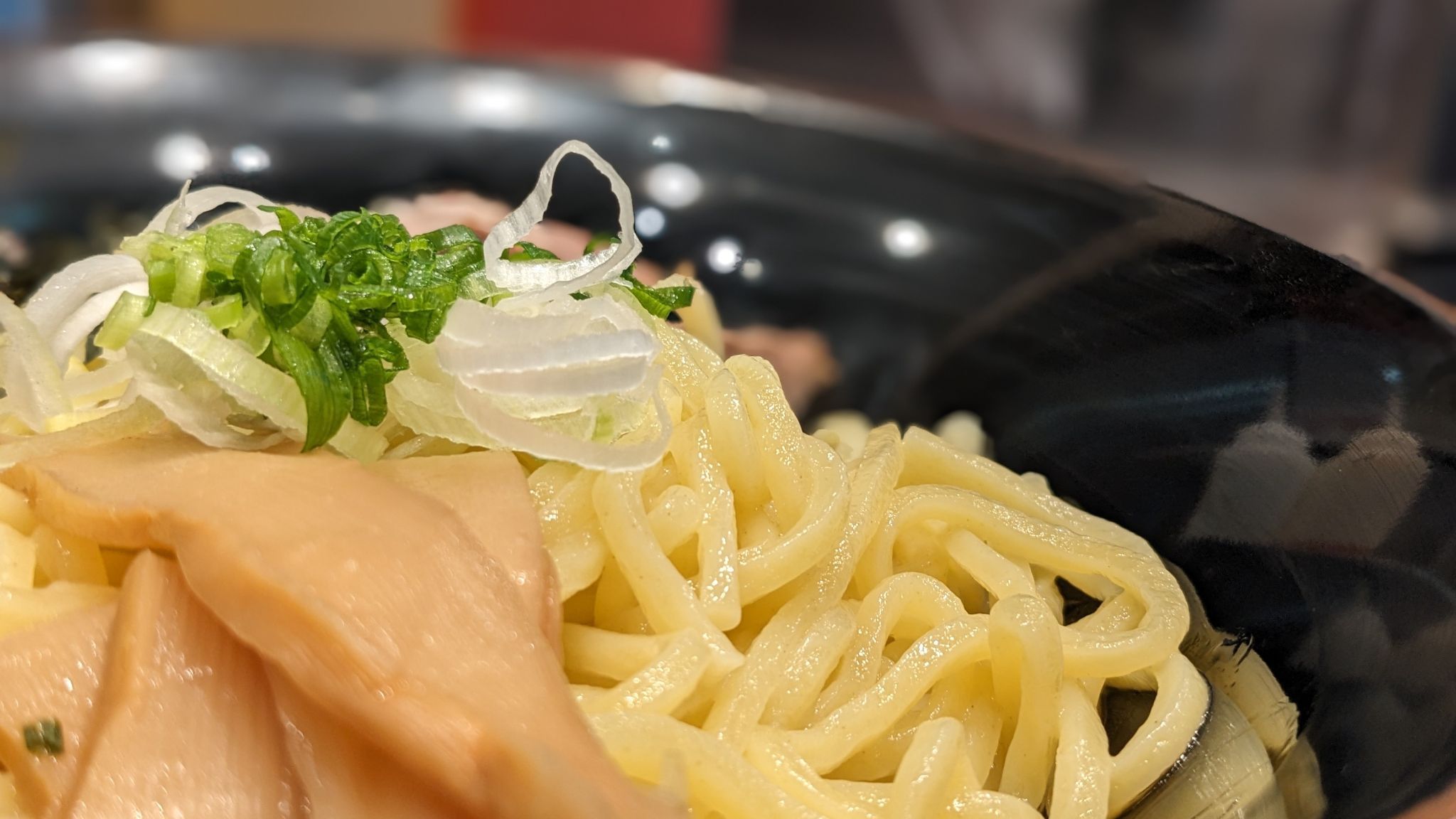 【濃厚ダレの一杯】大名で味わう油そばの旅日記