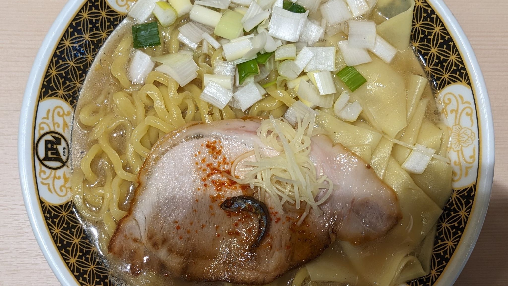 すごい煮干ラーメン野毛 すし 釣りきん