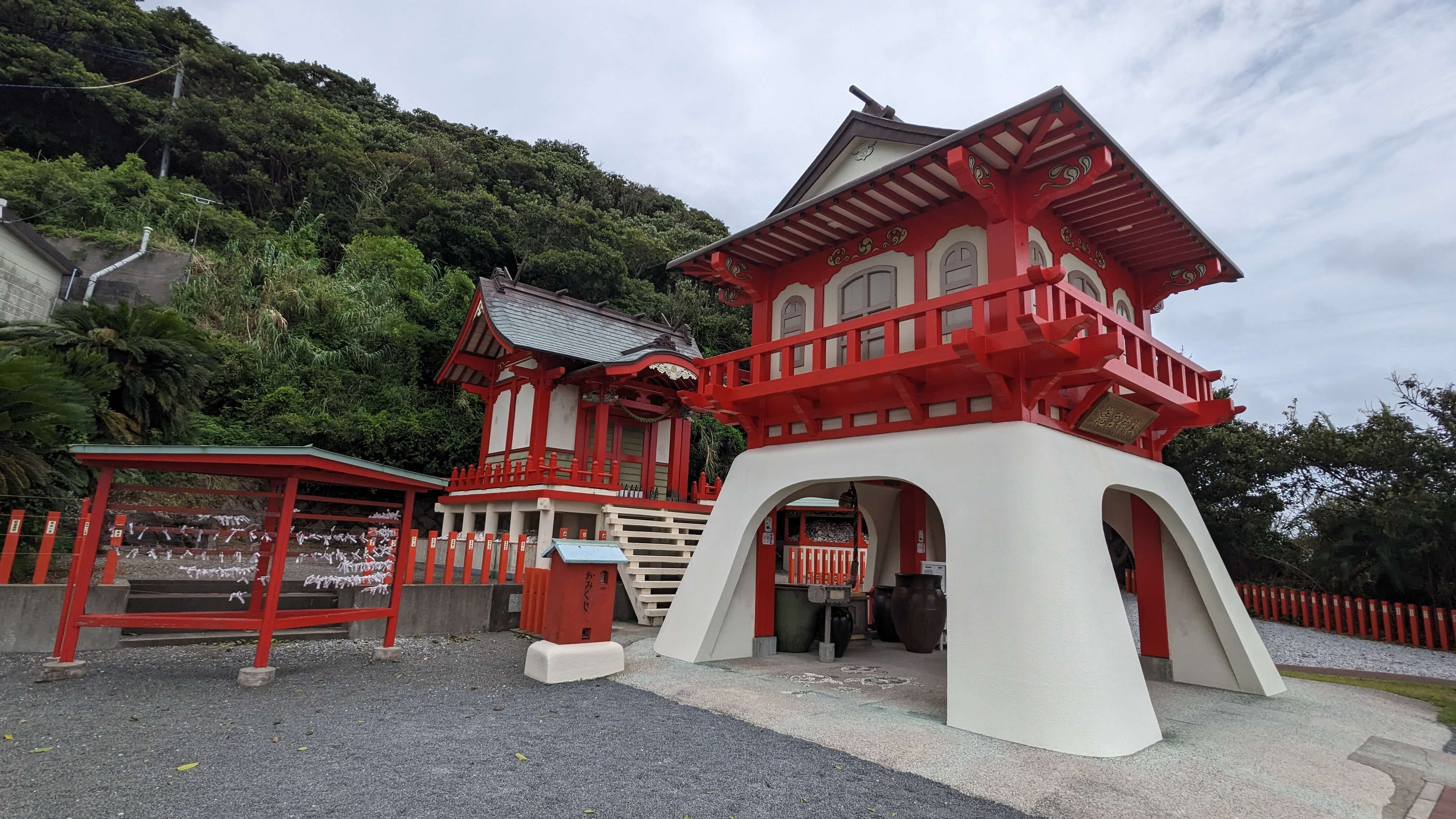 【長崎鼻】南薩摩で過ごす贅沢な一日――長崎鼻と龍宮神社の絶景から枚聞神社参拝、そして殿様湯でほっこり