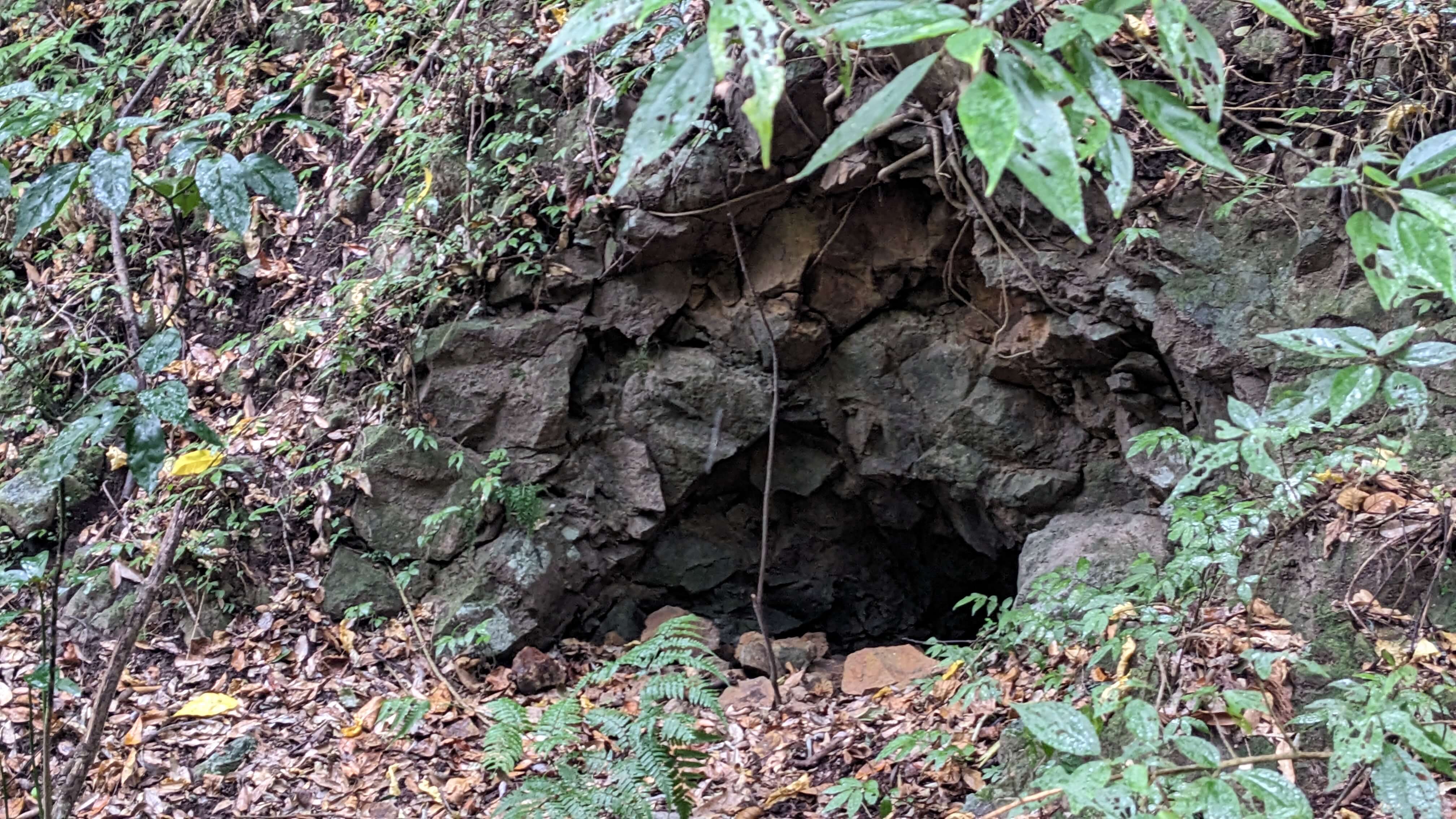 岩剣城跡 サムネイル 3