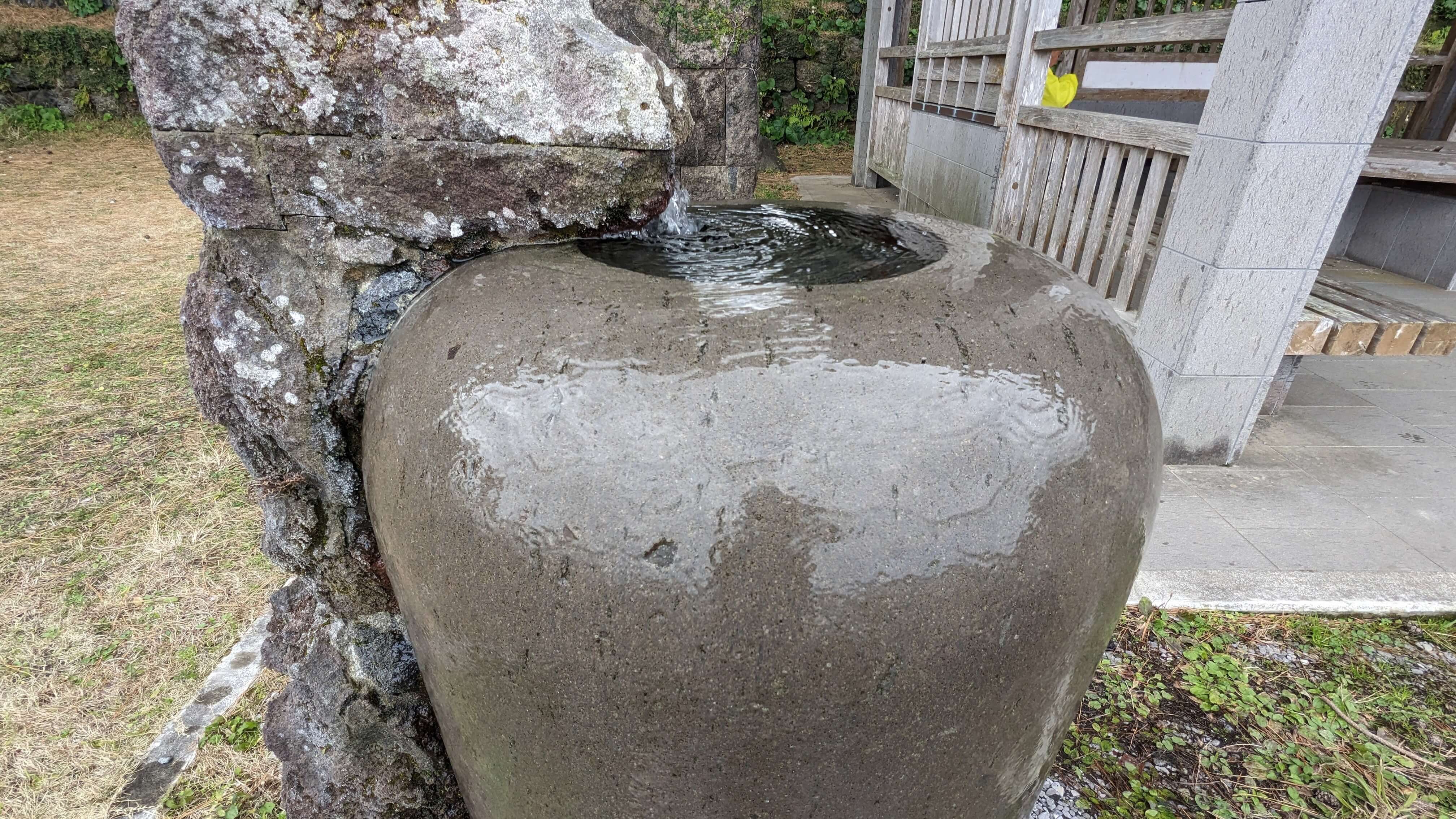 今和泉島津家手水鉢 サムネイル 4