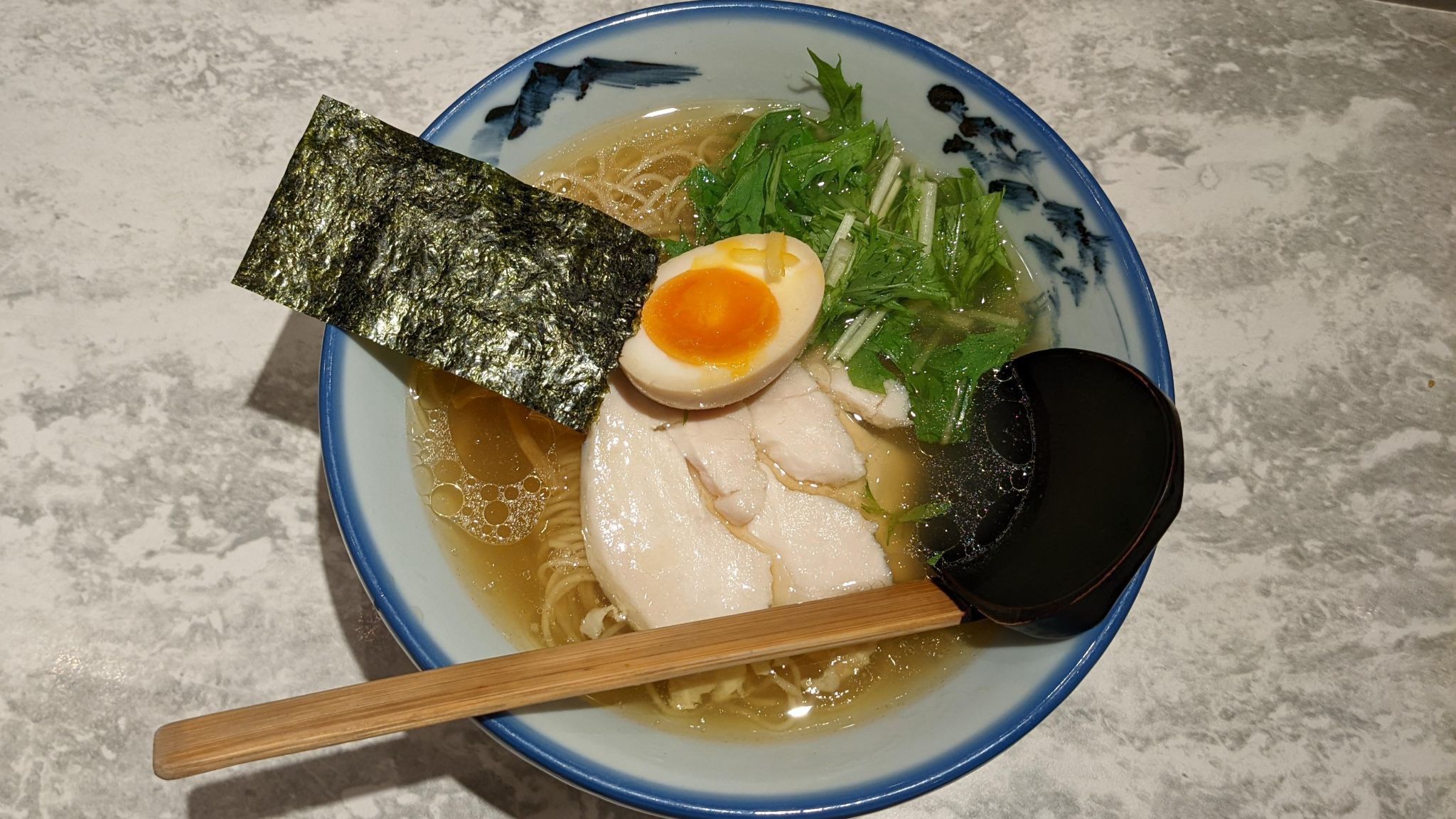 【絶景ラーメン】みなとみらいの高層階で味わう柚子塩ラーメンの旅日記