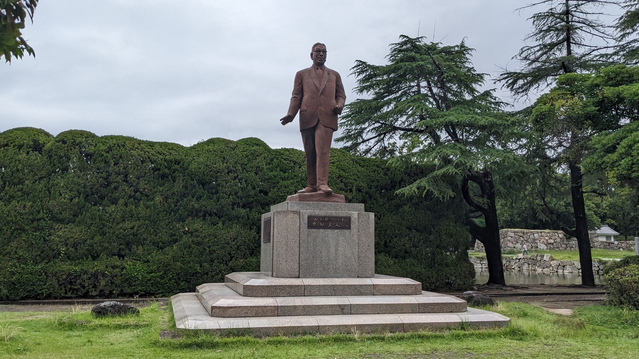池田勇人銅像